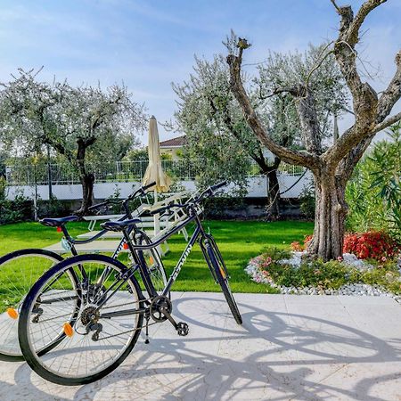 Le Ville della Romantica Manerba del Garda Esterno foto