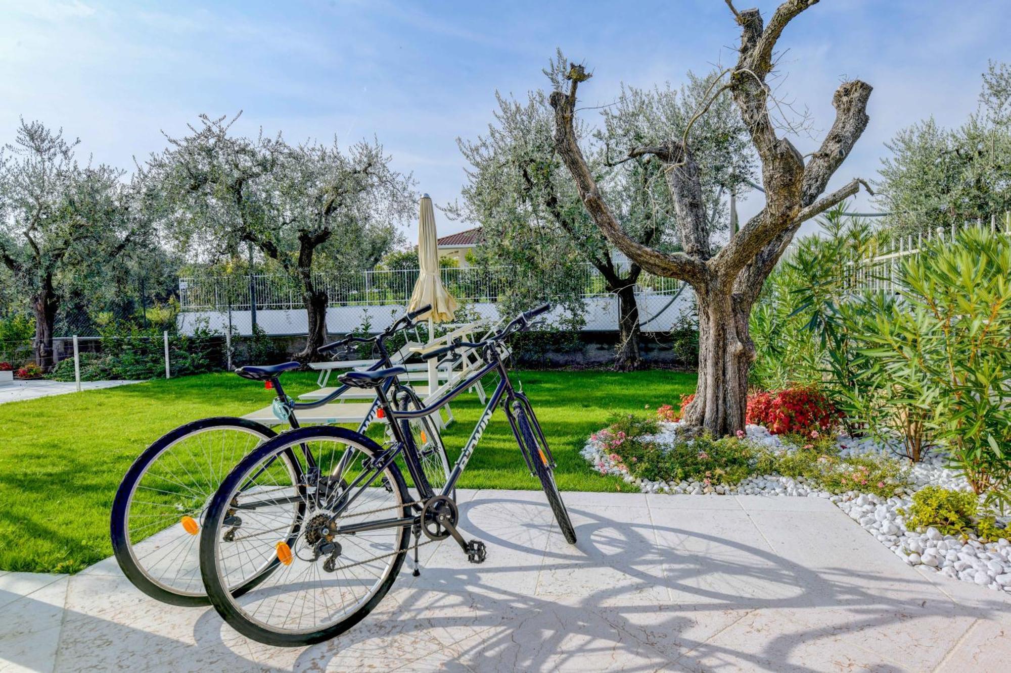 Le Ville della Romantica Manerba del Garda Esterno foto