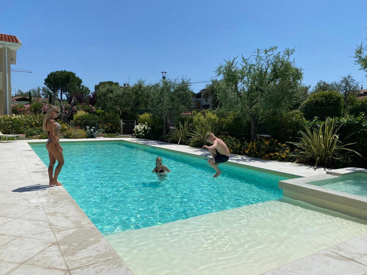 Le Ville della Romantica Manerba del Garda Esterno foto