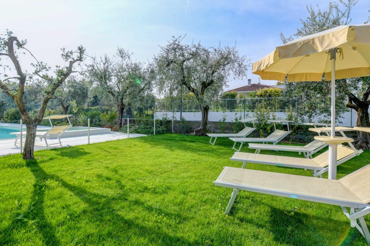 Le Ville della Romantica Manerba del Garda Esterno foto